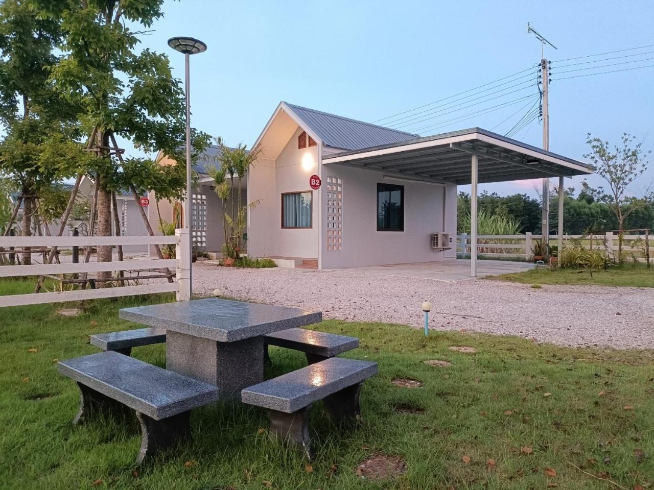 Numhom Resort Ban Nong Chum Saeng Buitenkant foto